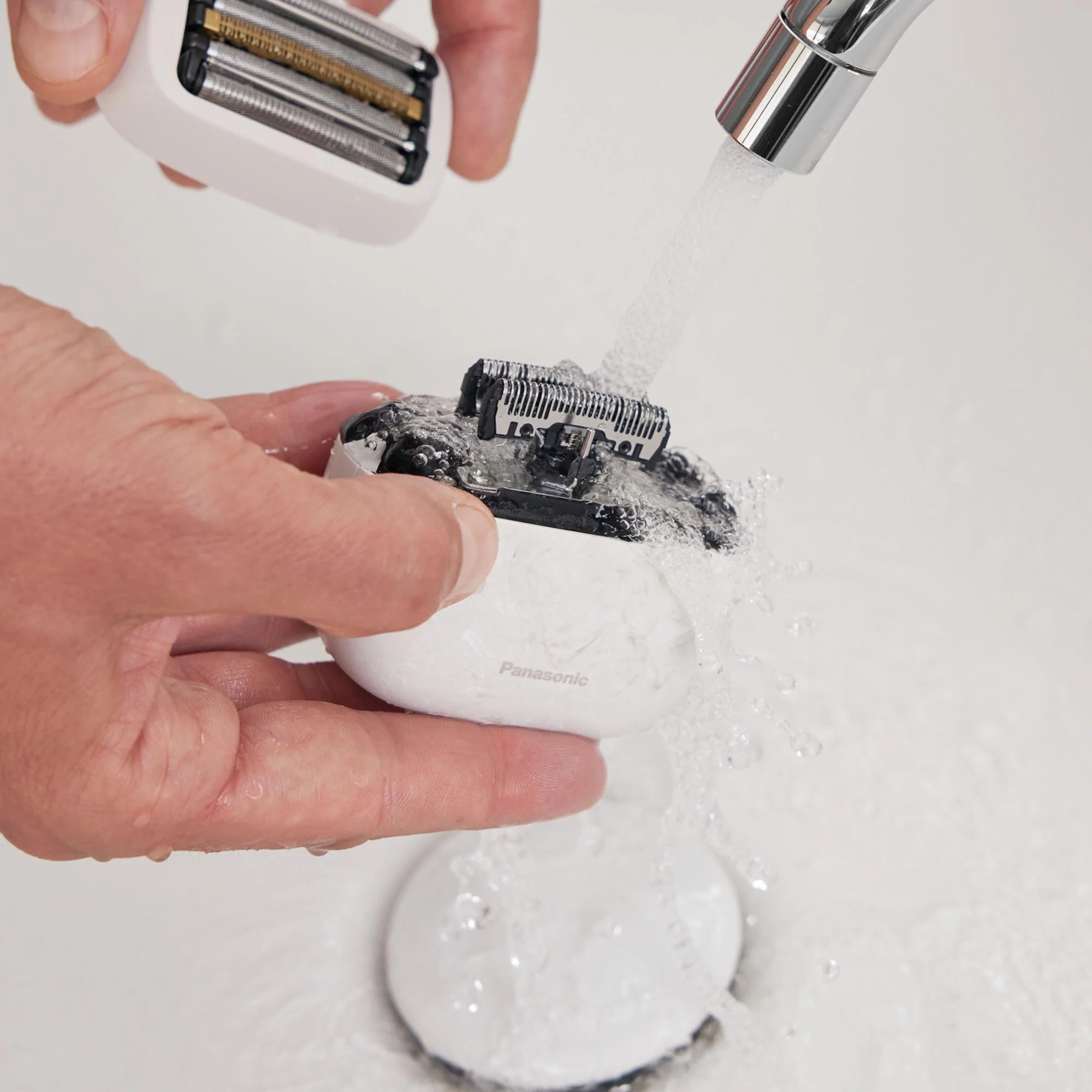 ARC5 PALM-Sized 5-Blade Electric Luxury Razor - Image 13