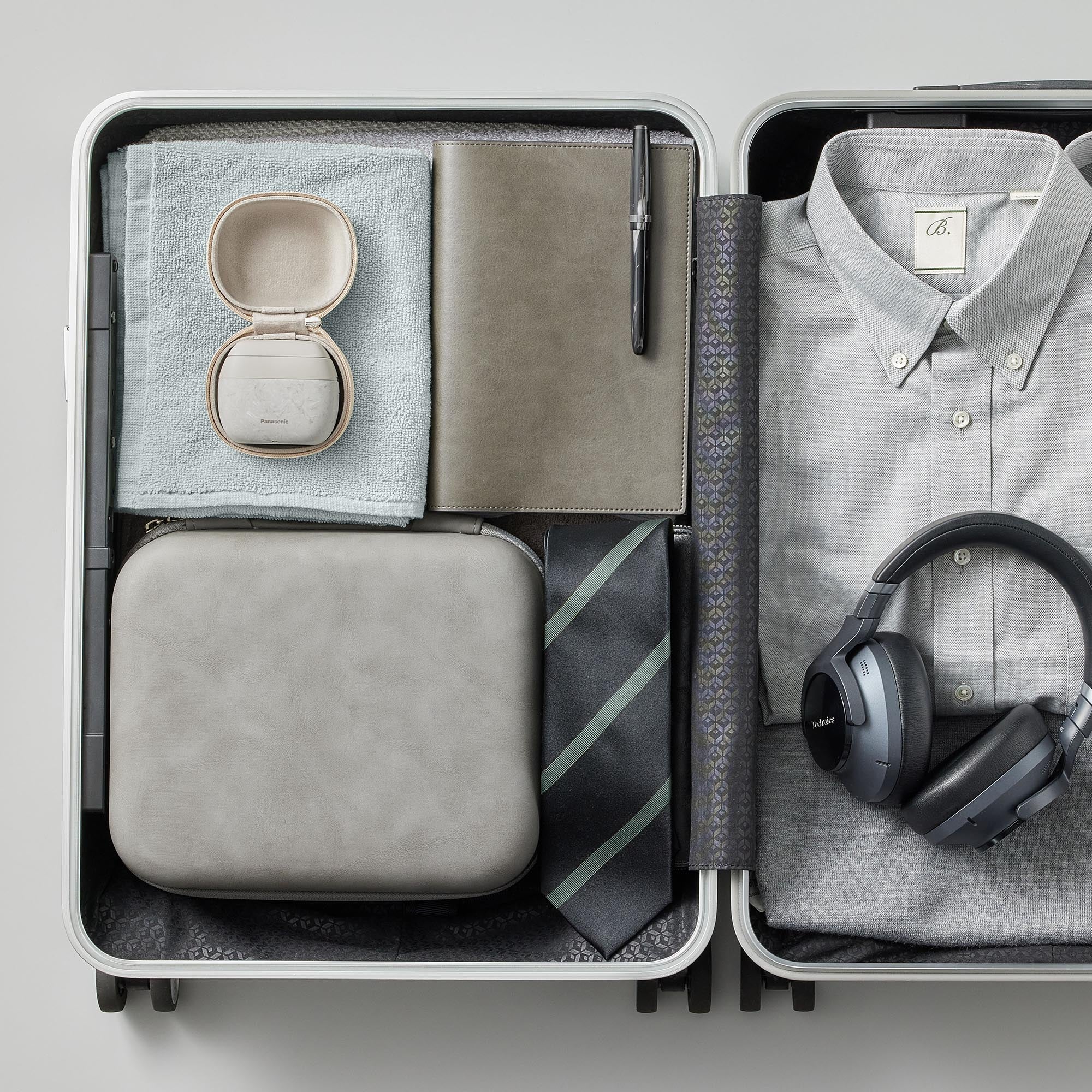 ARC5 PALM-Sized 5-Blade Electric Luxury Razor - Image 15