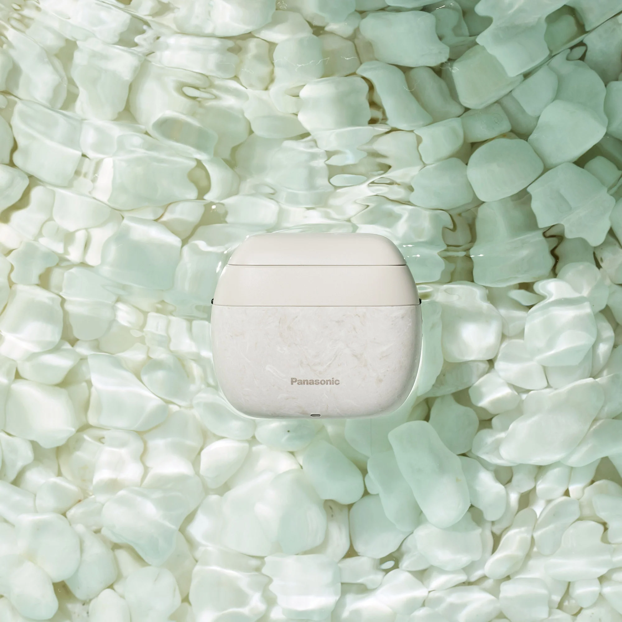 ARC5 PALM-Sized 5-Blade Electric Luxury Razor - Image 5