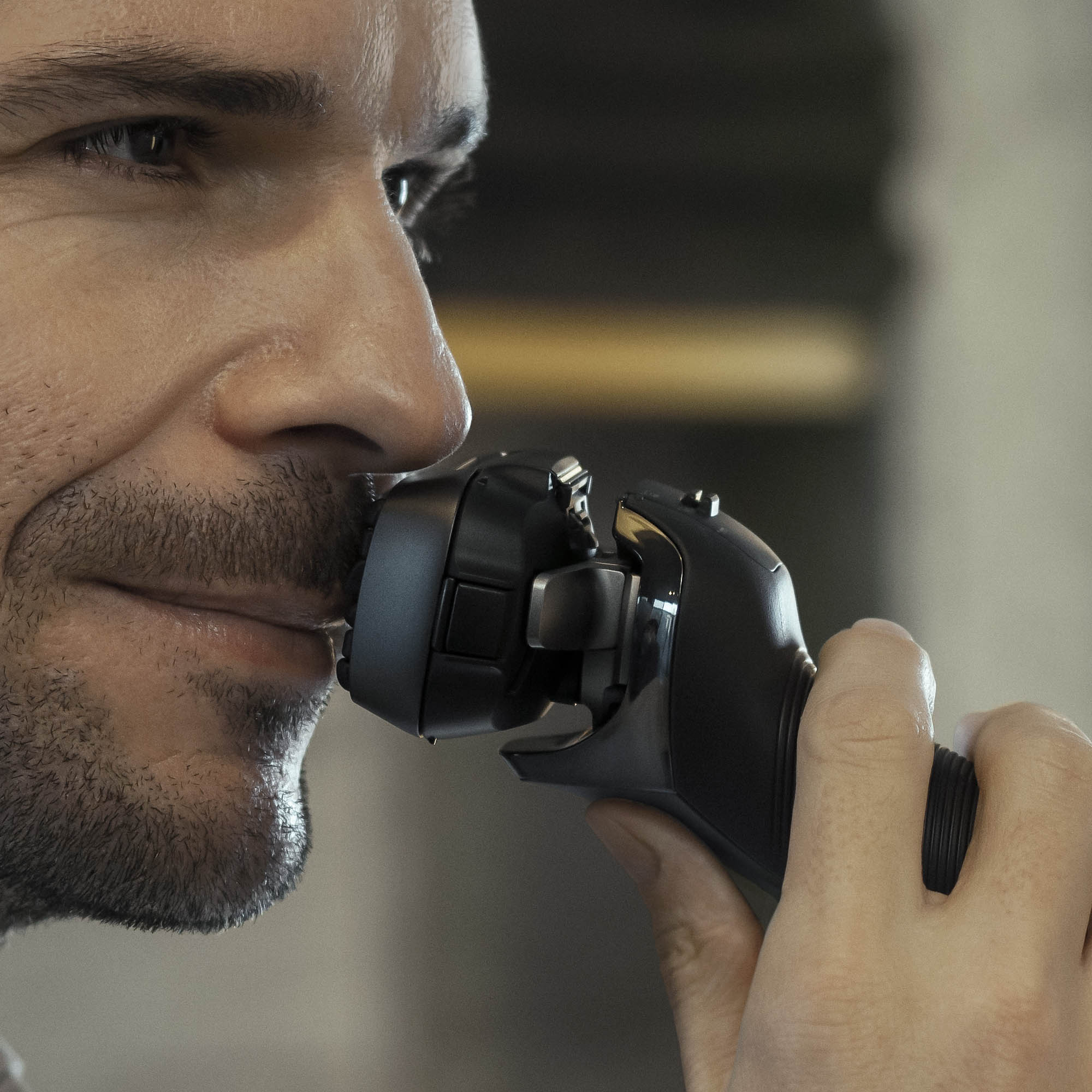 ARC6 Luxury 6-Blade Men's Electric Shaver - Image 5