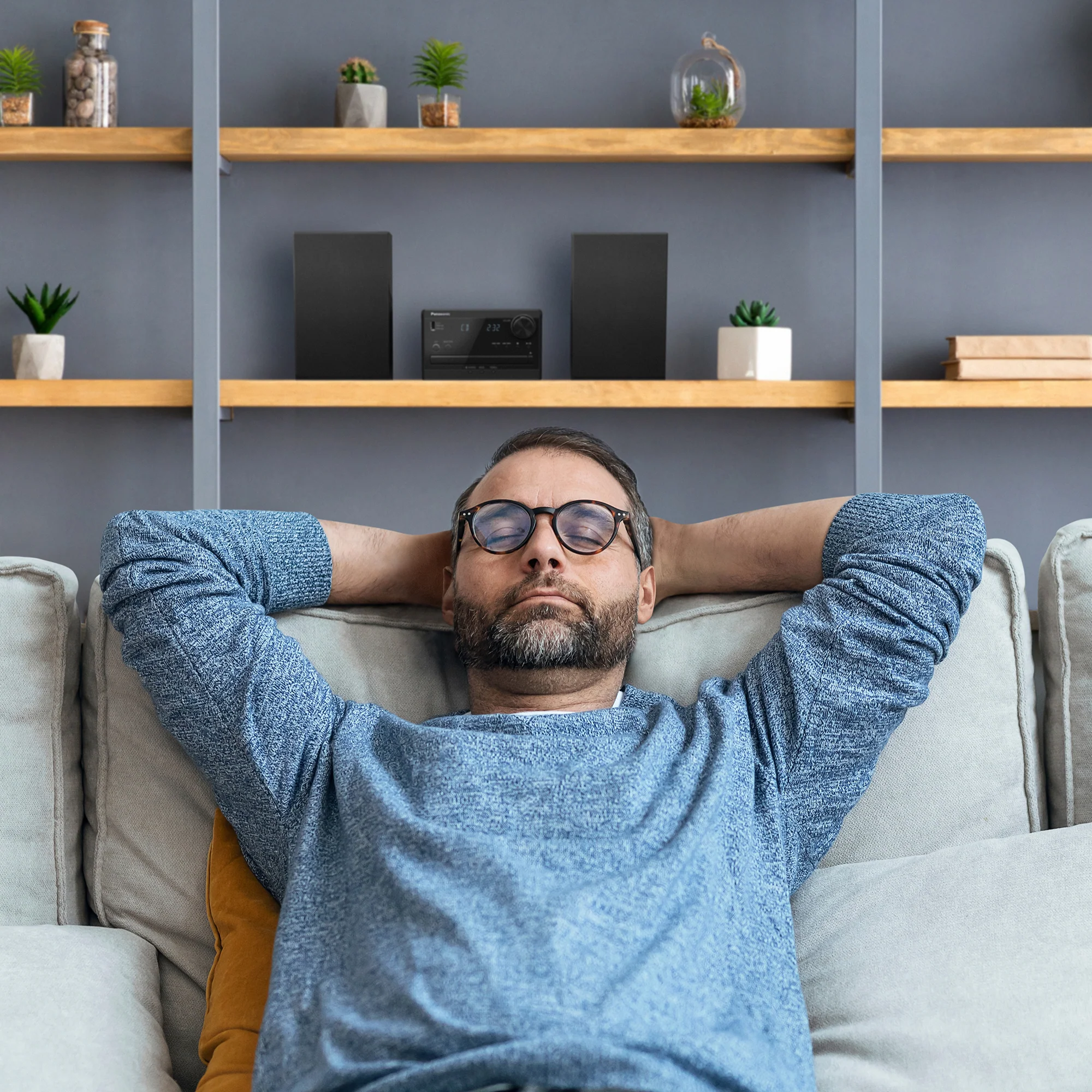 Full Range Speaker Stereo System with CD, Bluetooth and Radio - Image 7